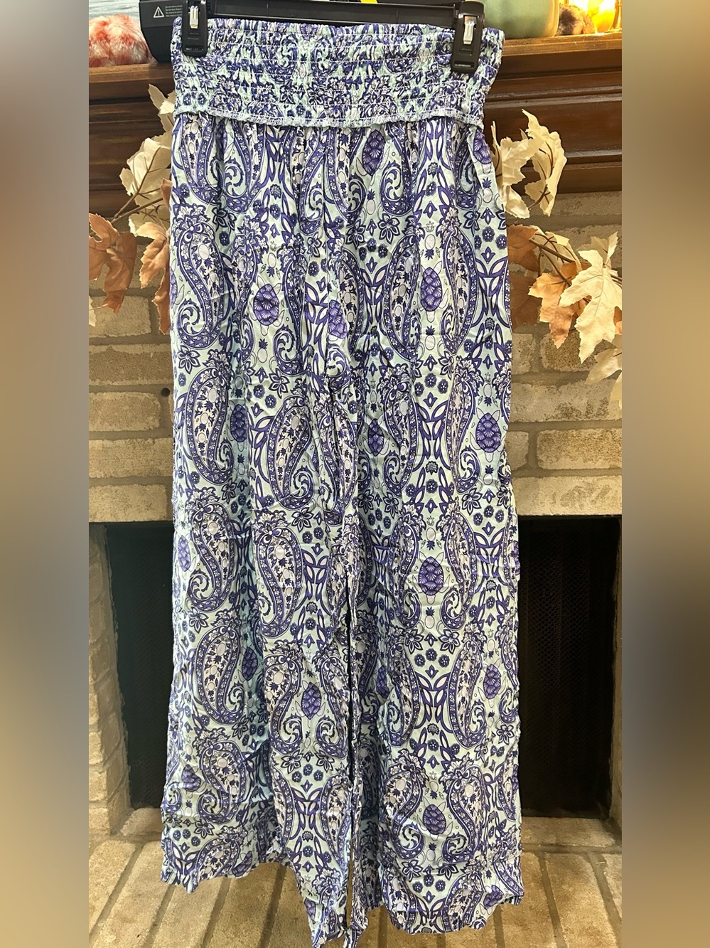 Simply Southern White, Blue and Purple Paisley Maxi pants EUC